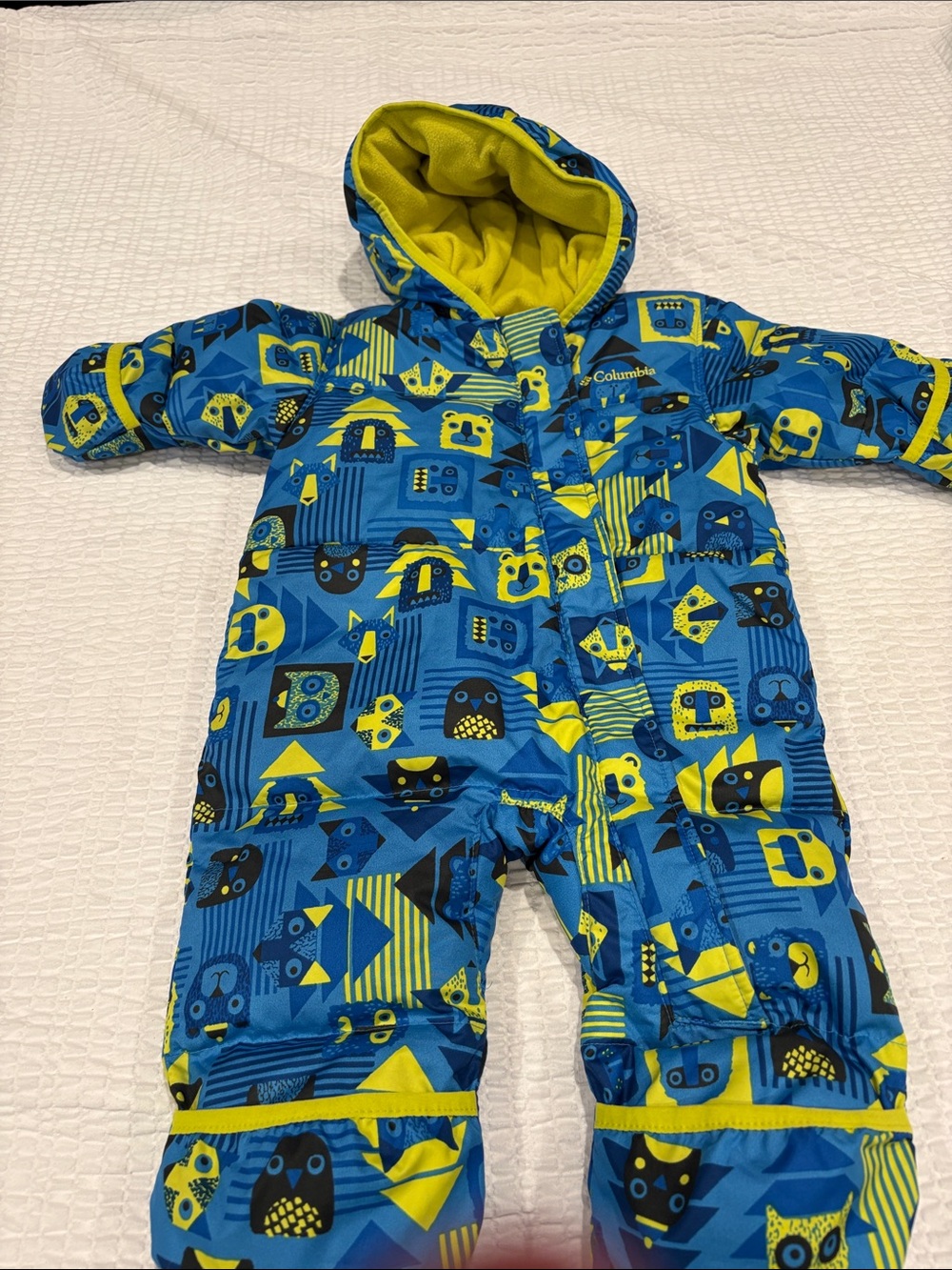 Columbia Blue and Yellow Kids One-Piece Snowsuit with animal Pattern
Size 6-12 m